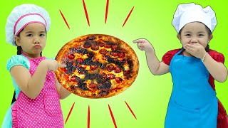 Annie and Suri Pizza Restaurant Toys Pretend Play [upl. by Baruch212]