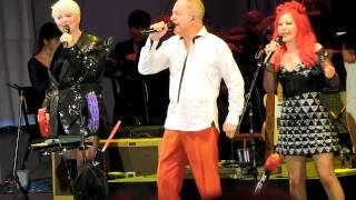 The B52s Love Shack Rock Lobster Live in Hollywood [upl. by Kong462]