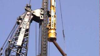 Loading and Driving a 30 metre long Pile at the Hamilton Marine Discovery Centre [upl. by Eirene]