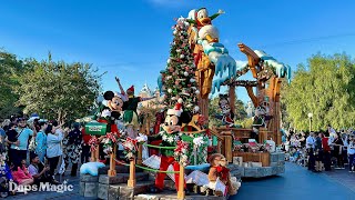 A Christmas Fantasy Parade First Performance  Holidays at Disneyland Resort 2023 4K [upl. by Maxwell92]