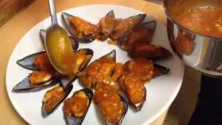 Receta de cocina fácil de Mejillones con tomate frito [upl. by Ayahs]