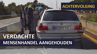 Politie  Mensensmokkelaar  handelaar aangehouden  Achtervolging  Valse kentekenplaten [upl. by Thrift]