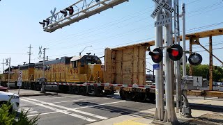 Zinfandel Drive Railroad Crossing UP 1530 LRR93 Lodi Local Rancho Cordova CA [upl. by Nodgnal]