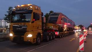 Schwertransport eines Regionalzugs zur Feuerwehrschule in Lappersdorf [upl. by Ellehcram]