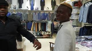 petit fally en plein shopping Dadju apesi ye 100000 [upl. by Neruat]