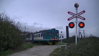 Spoorwegovergang Minervino Murge I  Railroad crossing  Passaggio a livello [upl. by Hallimaj]