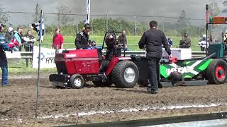 Tractorpulling Cadzand 2024 Light en Compact Diesels [upl. by Enomes]