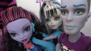 Monster high Toysrus 2014 [upl. by Piggy]