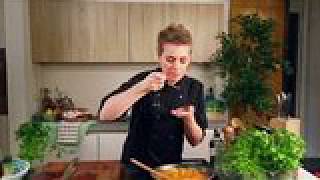 Kookvideo Curry Madras met Kip en rijst  Sandra Pilkes [upl. by Ybba]