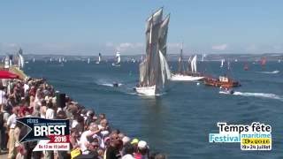 Grande parade  de Brest au festival de Douarnenez [upl. by Obara]