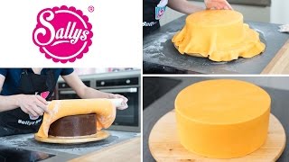 Fondanttorte überziehen  runde Torte mit Fondant eindecken  Tipps amp Tricks  Sallys Basics [upl. by Eybbob]