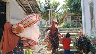 Aku GEBUKIN BOLAK BALIKquot BANTAL KAPUK KUquot Jemur BANTAL KAPUK  dan Beberes ABRAG ABRAG [upl. by Dore]