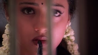 Trisha mistakens Vikram as thief  Saamy  Tamil Movie Scene [upl. by Eerehc]