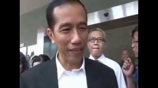 Kesal Jokowi Pukul Dua Wartawan di Gedung BPK [upl. by Karney]