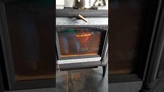 Burning Aspen and using the cooktop Progress Hybrid wood stove [upl. by Atig]