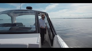 Sundancer 370 Outboard  Product Walkthrough  Sea Ray Boats [upl. by Annatnom]