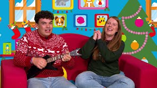 Pwy Syn Dŵad Dros y Bryn  Cân Siôn Corn  Nadolig Cymraeg ar Cyw  Welsh Christmas Songs [upl. by Jud]