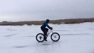 Putting the New 45NRTH Dillinger Studded Tires to the Test on Ice Salsa Mukluk Titanium Fat Bike [upl. by Avahc62]