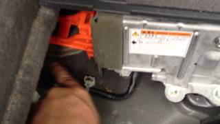 Prius 2nd Gen 20032009 High Voltage Service Plug Removal [upl. by Aihsrop]