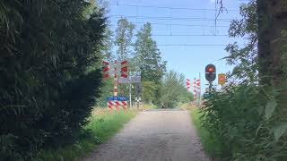 Spoorwegovergang Heiloo Dutch Railroad Crossing [upl. by Etnaed]