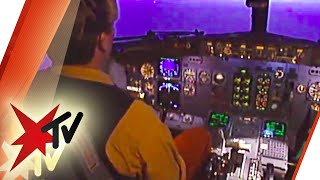 Kann jeder mit Hilfe ein Flugzeug landen  Heute vor 25 Jahren  stern TV [upl. by Castorina]