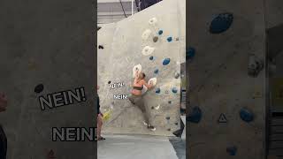 das erste Mal BOULDERN 🧗🏼‍♀️😂 bouldernkletternfunnyfitness [upl. by Savart]