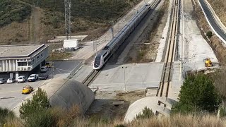 Entrée du TGV dans le tunnel du Perthus côté français [upl. by Ydal]