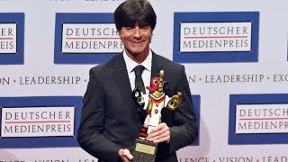 Löw erhält Deutschen Medienpreis quotBin sehr stolzquot [upl. by Ahtiuqal]