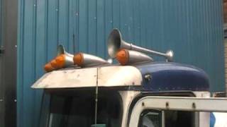 peterbuilt Truck Cab Horns Blast [upl. by Hogen868]