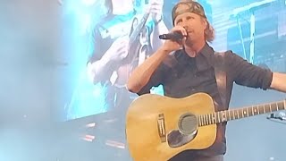 Dierks Bentley performing quotBlackquot at Mohegan Sun Arena CT [upl. by Ezequiel]