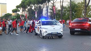 Shqipëri  Poloni rrugët e Tiranës quotpushtohenquotnga tifozët e Kombëtares [upl. by Ahsenev232]