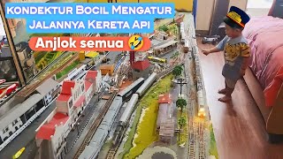 KERETA API ANJLOK DAN TERGULING  Miniatur Skala HO Bermain kereta api indonesia cc206 cc204 kai [upl. by Keen]