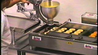 Belshaw Donut Robot® Mark 6 Doughnut System [upl. by Fraya]