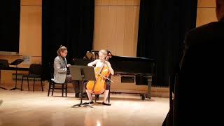 Sophie 9 ans au violoncelle  Sonatina WoO 43a  Beethoven [upl. by Oab]