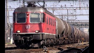 Zug um Zug  Viele Güterzüge in der Schweiz Trains In Switzerland [upl. by Ennovart581]