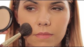 Tuto maquillage  comment cacher un bouton en 30 secondes [upl. by Annoved]