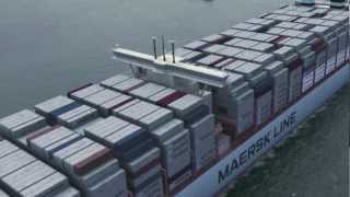 Maersk Line TripleE  Largest container ship in the world 2012  Hardware Ship 1080p [upl. by Akzseinga]