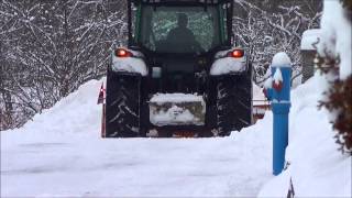 Valtra  Hydrac Pflug im Räumeinsatz [upl. by Suryc]