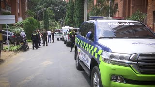 Balacera en Laureles deja un policía asesinado  Teleantioquia Noticias [upl. by Wagstaff211]