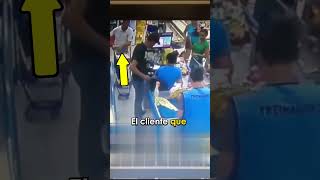 Cliente Heroico Evita Asalto en Supermercado [upl. by Idihc]