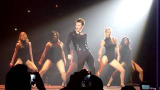 Kurt bailando Single Ladies Glee [upl. by Middleton]