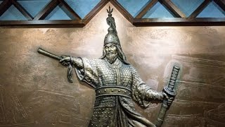 The Story of Admiral Yi Sunshin at Gwanghwamun Square in Seoul South Korea [upl. by Hahseram]