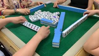 ［新鮮出爐］Mahjong104🔔 自創 JP制開鬼百搭👻網友戰局二回之一：JP戰倒數最後四個月，大家努力開啟四倍技能爭奪近一萬七元嘅Jackpot。 Jenny Jack May姐 霞姨 [upl. by Nnyloj]