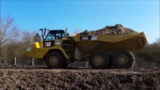 BINET TRAVAUX PUBLICS Tombereau Caterpillar 725C [upl. by Maddy10]