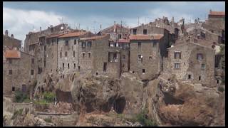 Pitigliano in der südlichen Toscana [upl. by Gwenore511]