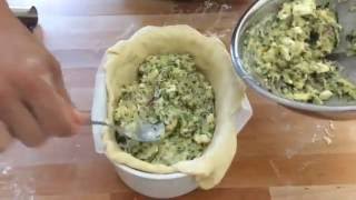 Kolokithopita gâteau de courgettes et Fêta [upl. by Hannej]