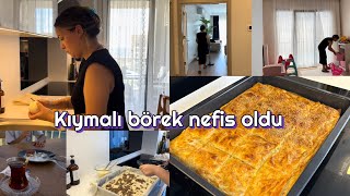 GÜNLÜK VLOG🌸RUTİN EV TEMİZLİĞİÖĞLEN YEMEĞİNE KIYMALI BÖREK YAPTIMÇOK GÜZELDİOYUN ODASI NE HALDE [upl. by Khosrow]