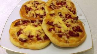 Reteta de Pizza  Mini Pizza  Katys Food [upl. by Mandych]