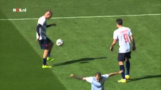 Robben en Van Persie houden hoog  WK Voetbal 2014 [upl. by Bixby]