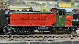 General Electric Diesel Locomotive 901 New Haven Railroad amp Helium O scale vintagemodeltrains [upl. by Meihar]